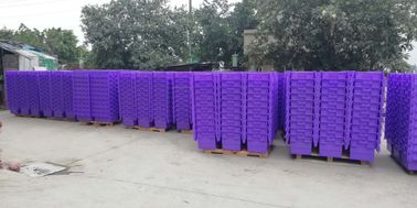 पानी - सबूत 600 * 400 * 365 एमएम स्टैकिंग प्लास्टिक टोट्स एंटी-थेफ्ट बटन सील के साथ